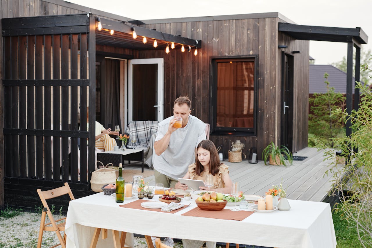 créer un beau coin repas dans son jardin