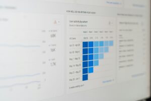 un écran d'ordinateur avec un graphique à barres dessus